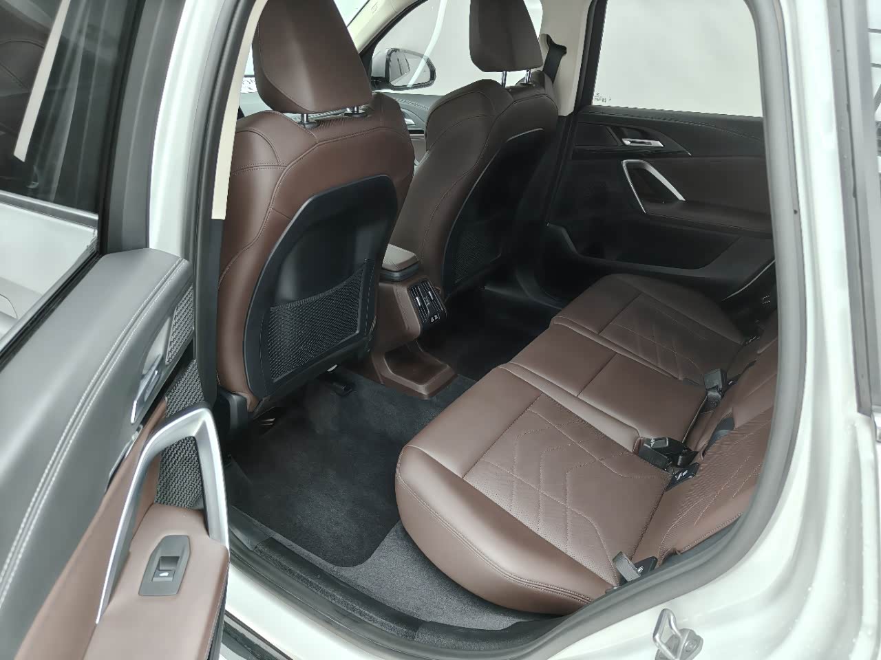 BMW X1 1.5 л 2023 г. Белый, пробег 15000 км