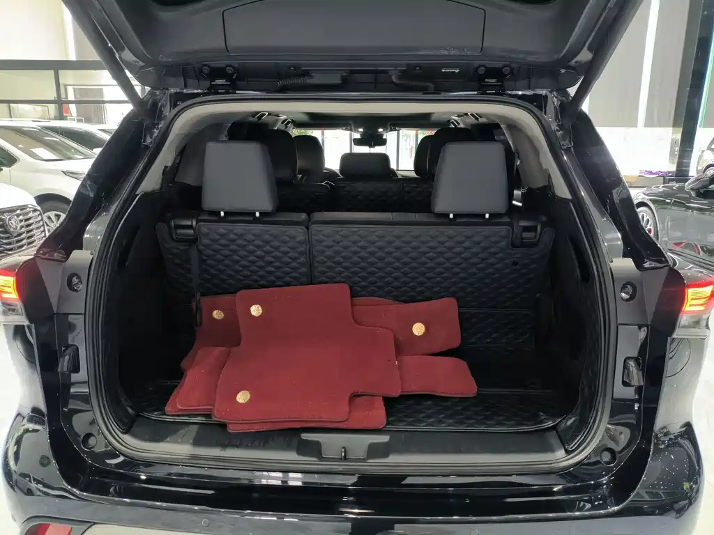 Toyota Highlander — миниатюра 10