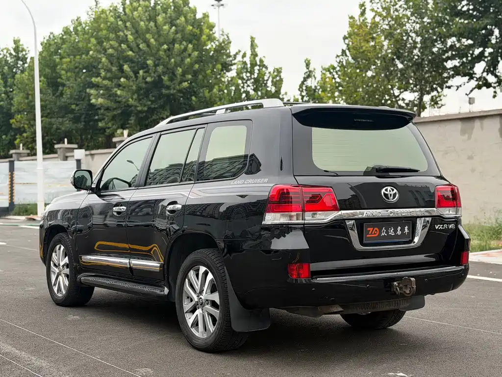 Toyota Land Cruiser — миниатюра 18