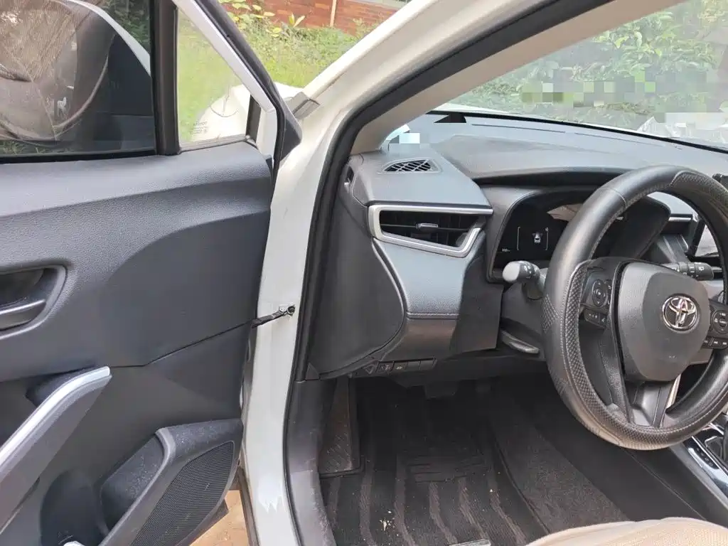 Toyota Corolla Cross — миниатюра 12