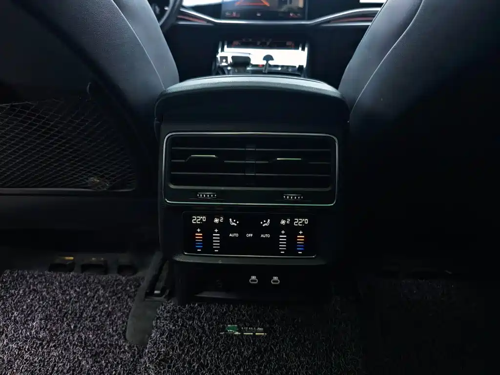 Audi Q8 — миниатюра 16