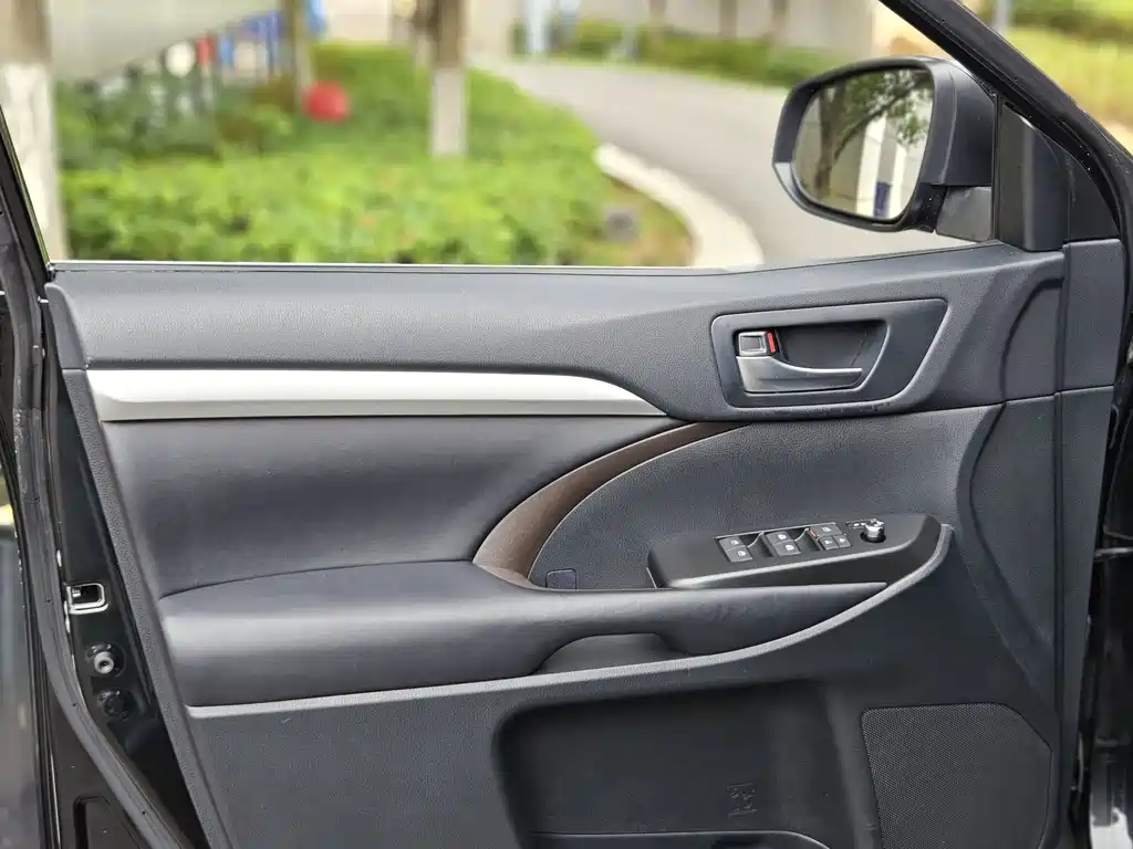 Toyota Highlander — миниатюра 15