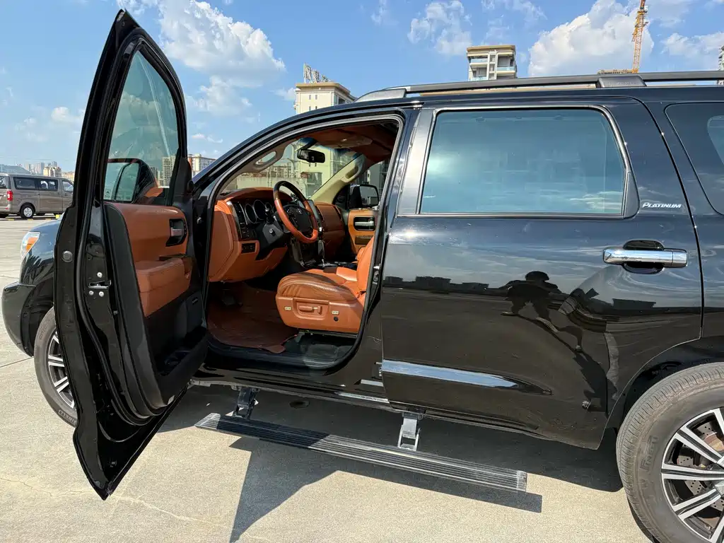 Toyota Sequoia — миниатюра 20