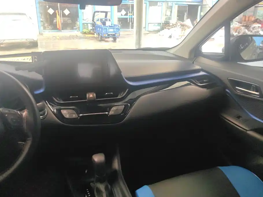 Toyota C-HR — миниатюра 13