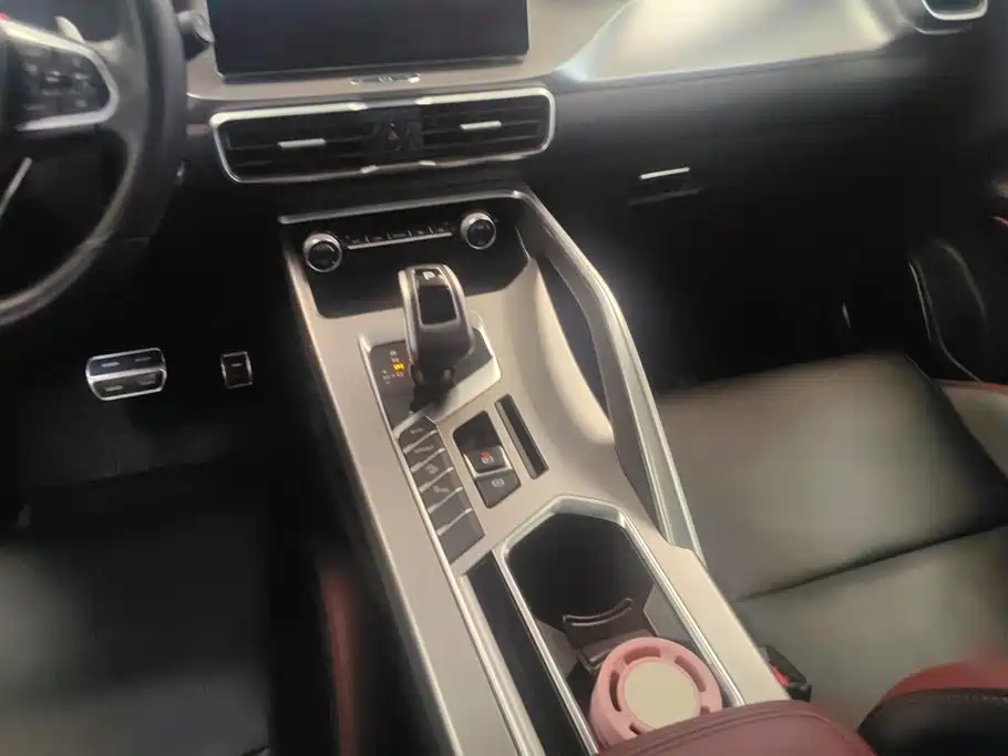 Geely Binyue — миниатюра 16