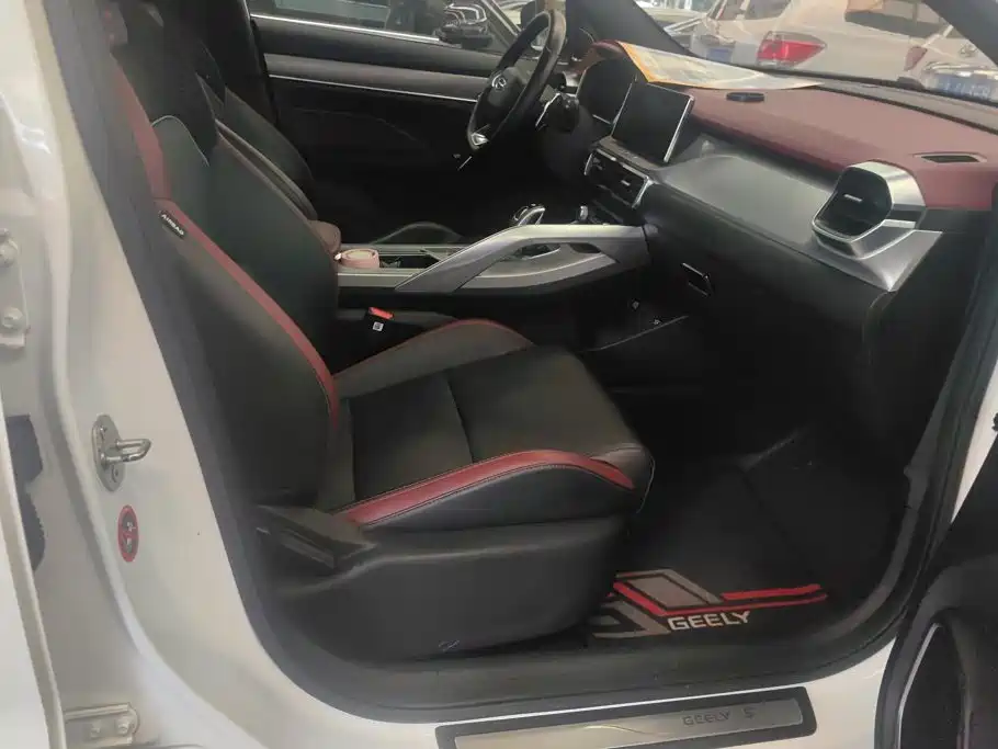 Geely Binyue — миниатюра 8