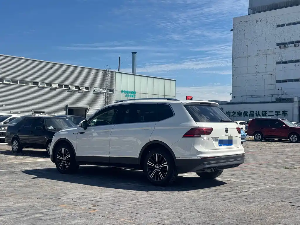 Volkswagen Tiguan L — миниатюра 5