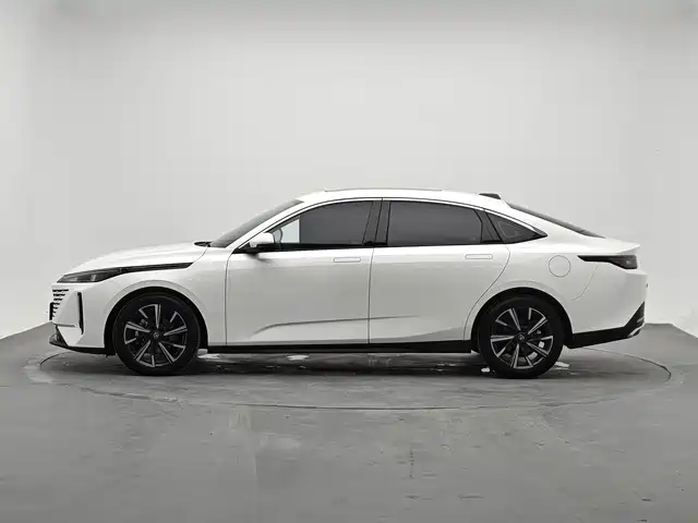 Changan Yida — миниатюра 3