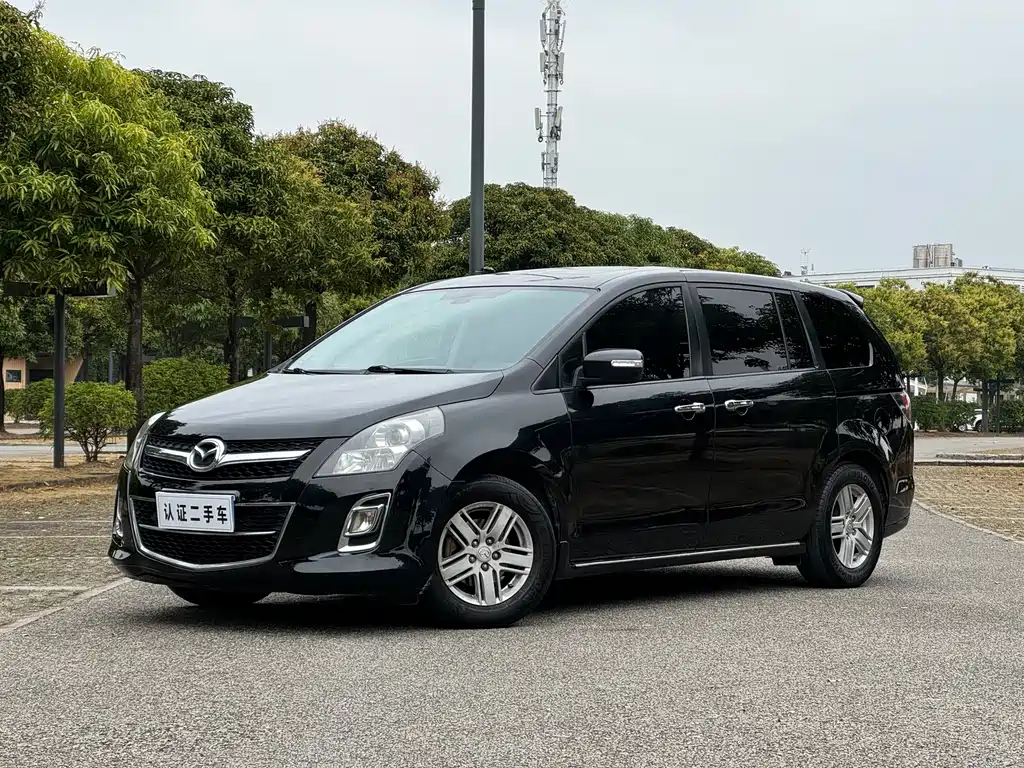 Mazda 8 2011