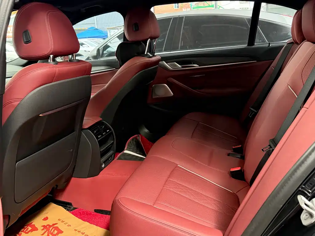 BMW 5 Series — миниатюра 6