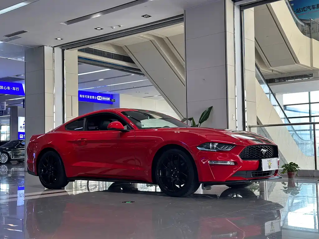 FORD MUSTANG