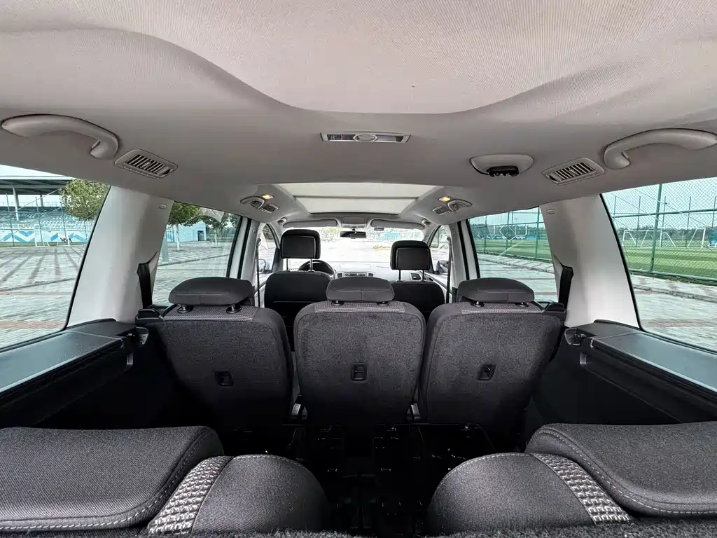 Volkswagen Sharan — миниатюра 7