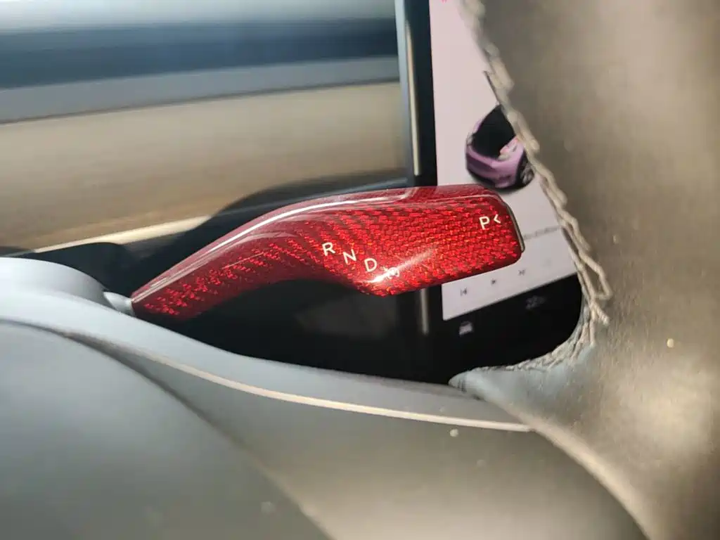 Tesla Model Y — миниатюра 14