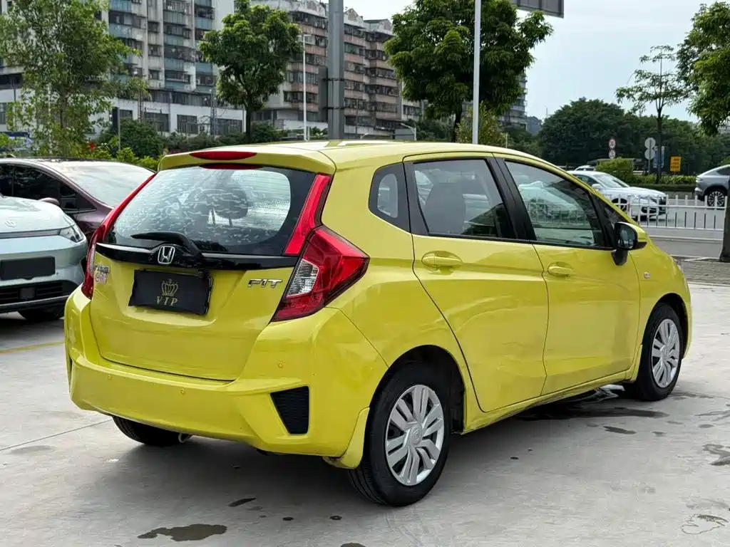 Honda Fit — миниатюра 6