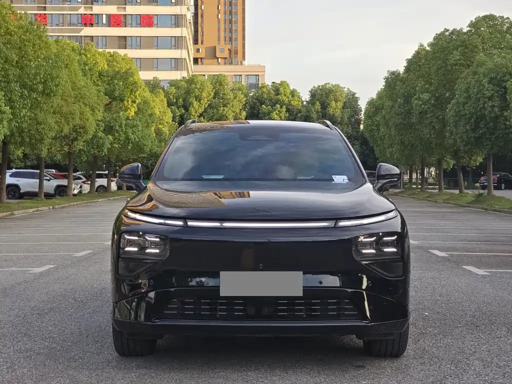 XPeng G9 — миниатюра 2