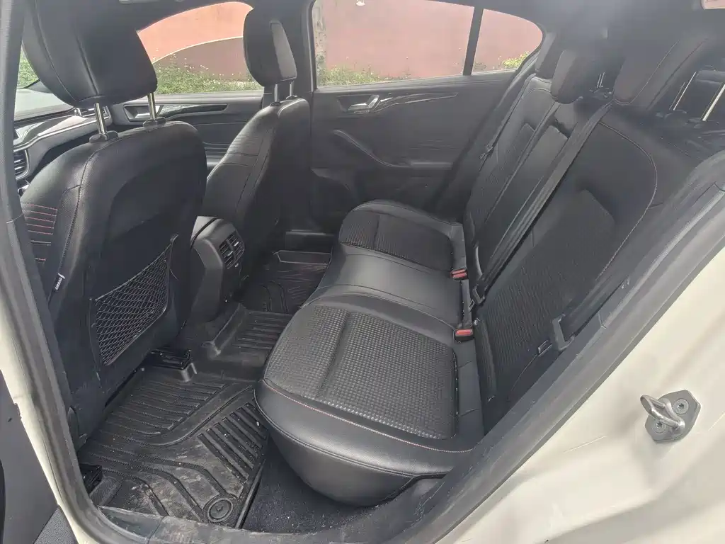 Ford Focus — миниатюра 12
