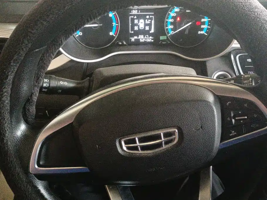 Geely Emgrand — миниатюра 15