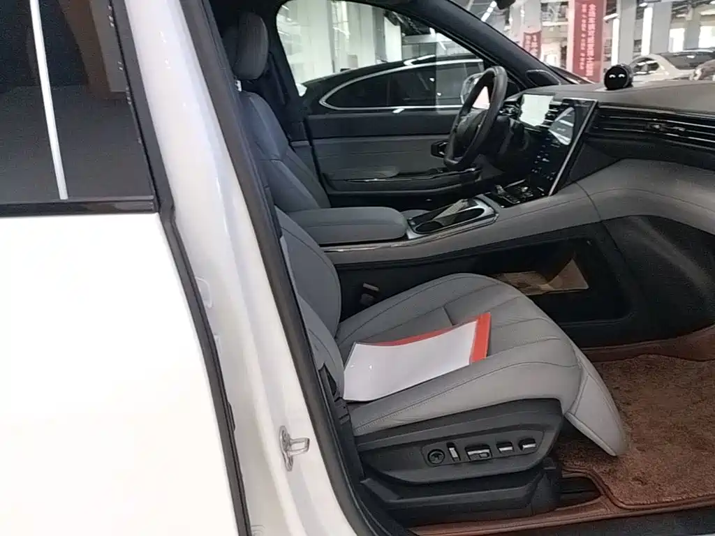 NIO ES8 — миниатюра 25