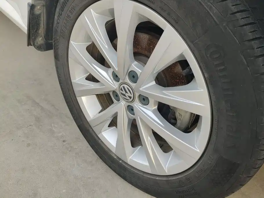 Volkswagen Lavida — миниатюра 6