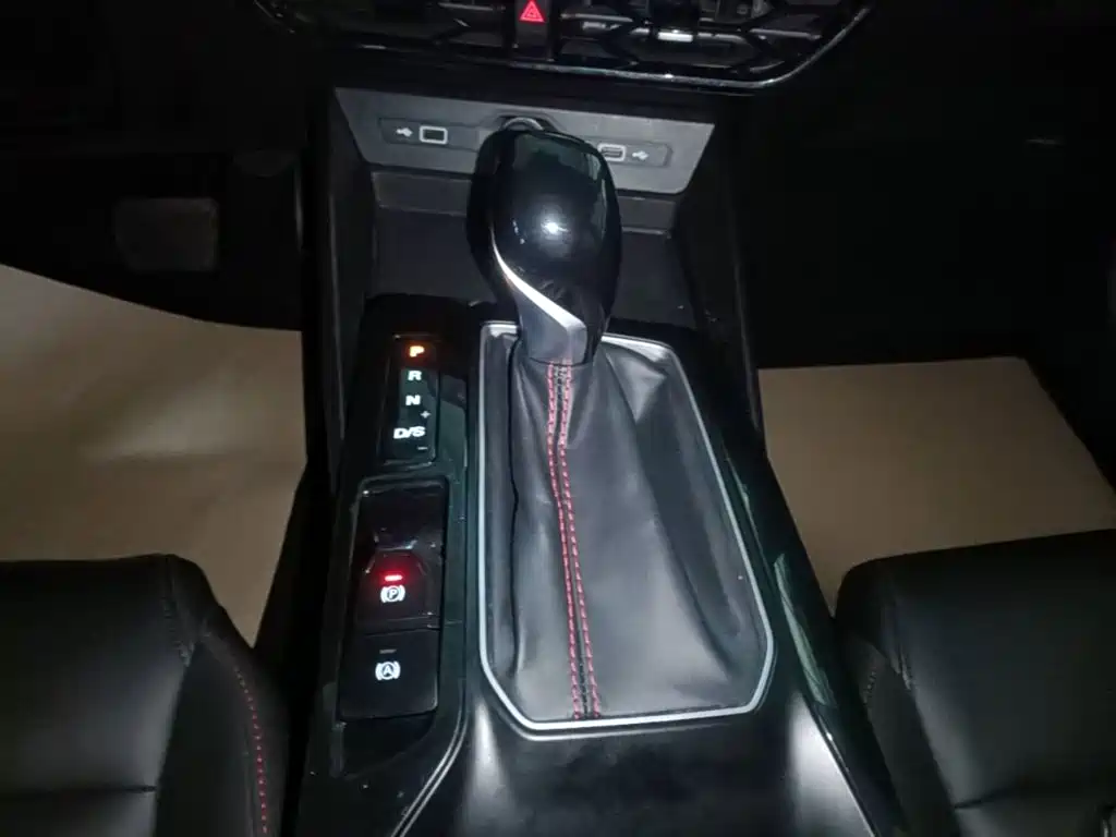 MG MG5 — миниатюра 14