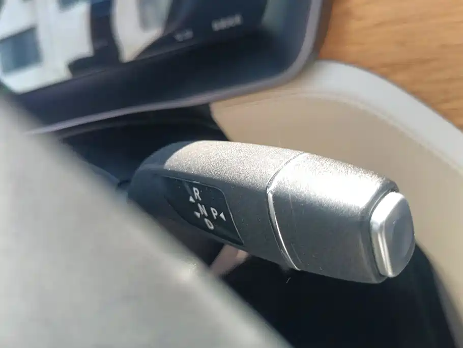 Tesla Model X — миниатюра 16