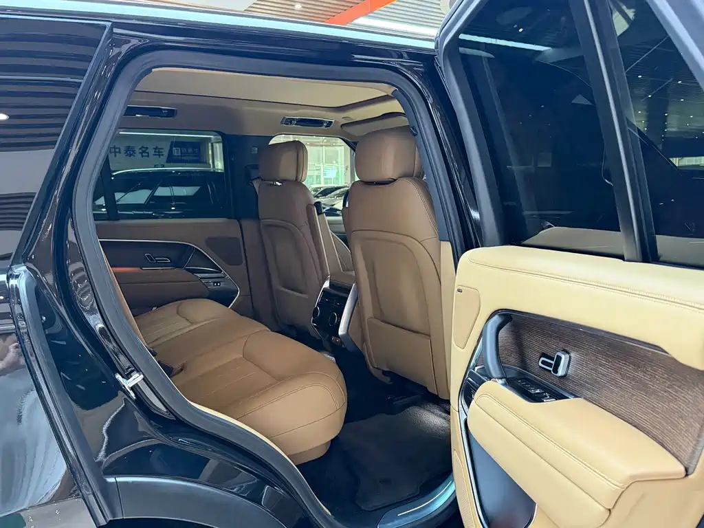 Land Rover Range Rover — миниатюра 8