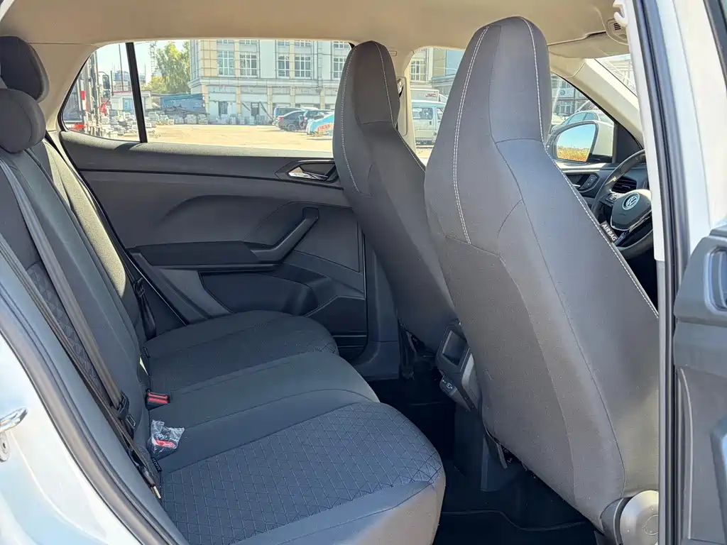 Volkswagen T-Cross — миниатюра 8