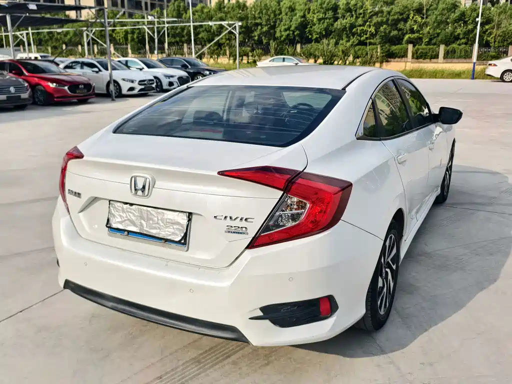 Honda Civic — миниатюра 5