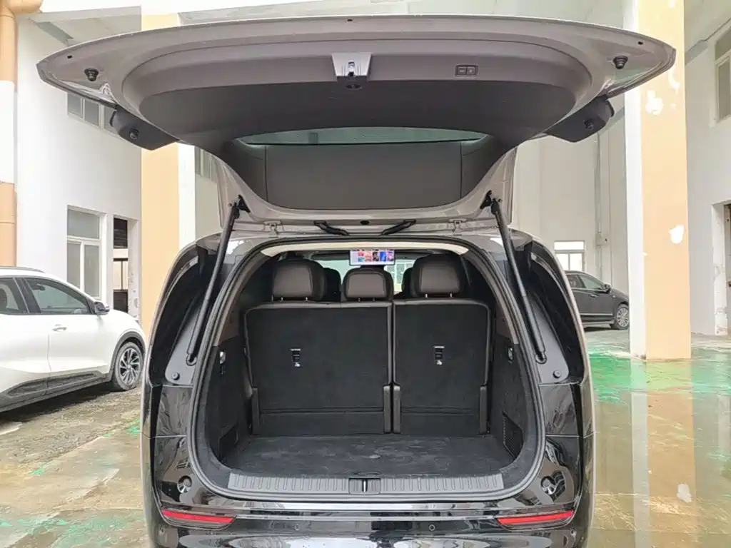 Li Auto Li MEGA — миниатюра 19