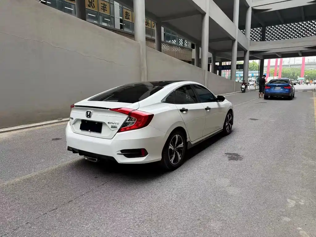 Honda Civic — миниатюра 6
