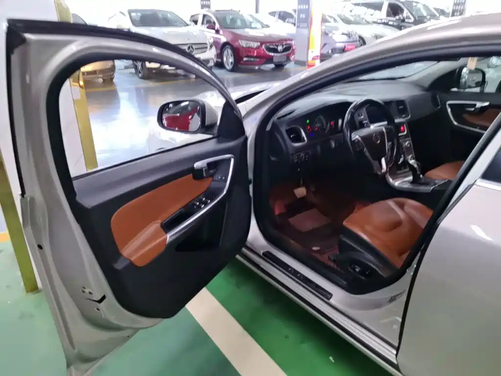 Volvo S60 — миниатюра 16