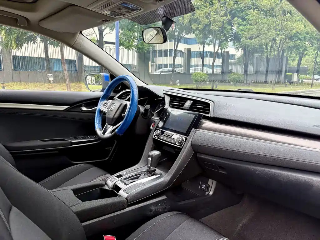 Honda Civic — миниатюра 8