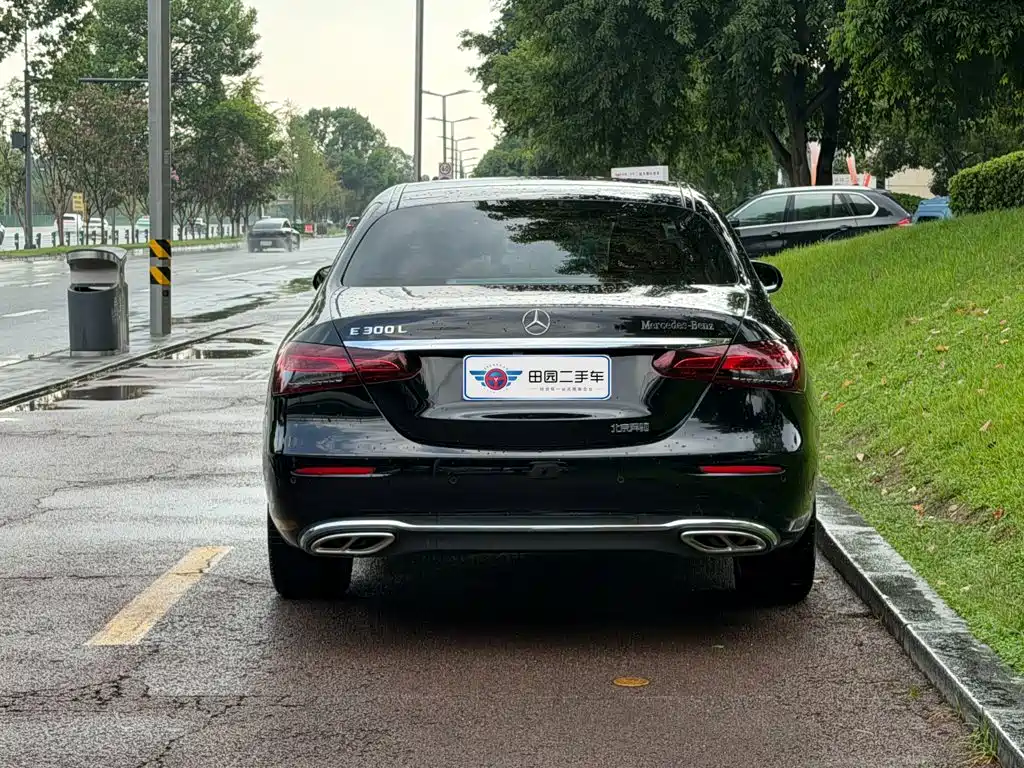 Mercedes-Benz E-Class — миниатюра 5