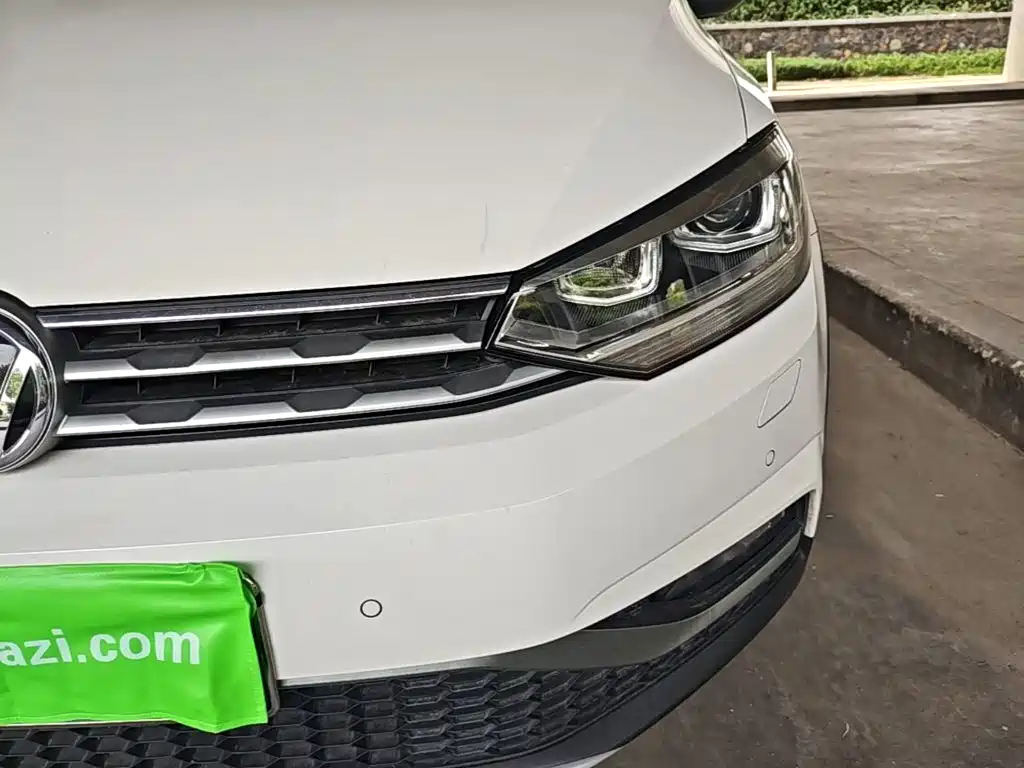 Volkswagen Touran — миниатюра 24