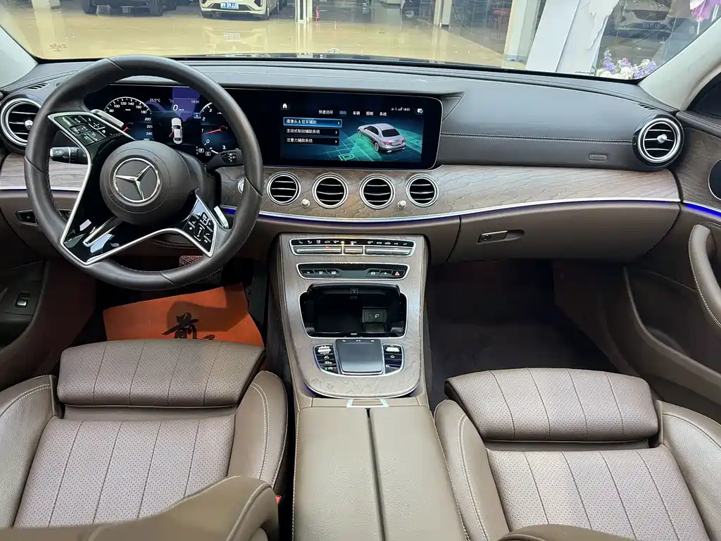 Mercedes-Benz E-Class — миниатюра 14