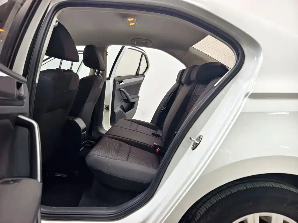 Volkswagen Bora — миниатюра 12