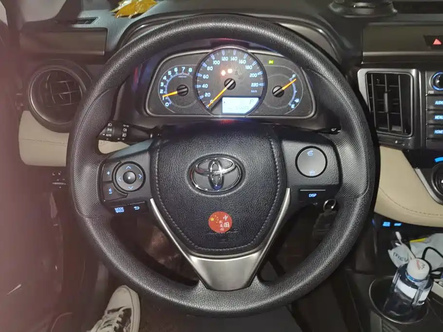 Toyota RAV4 — миниатюра 15