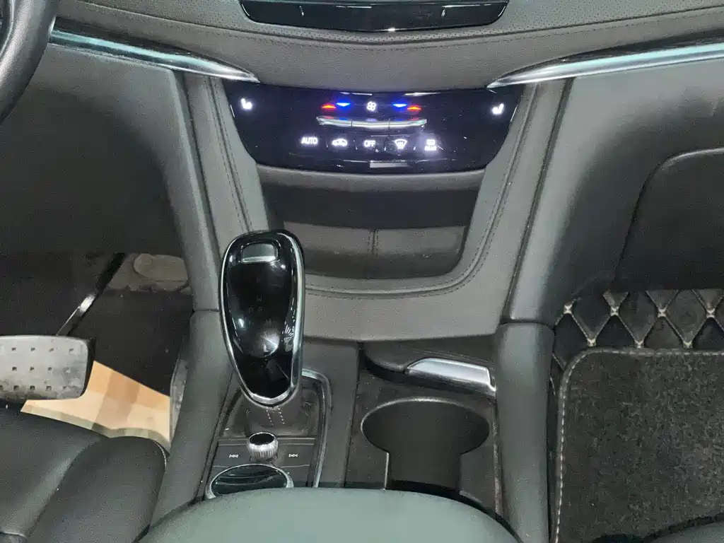 Cadillac XT5 — миниатюра 12
