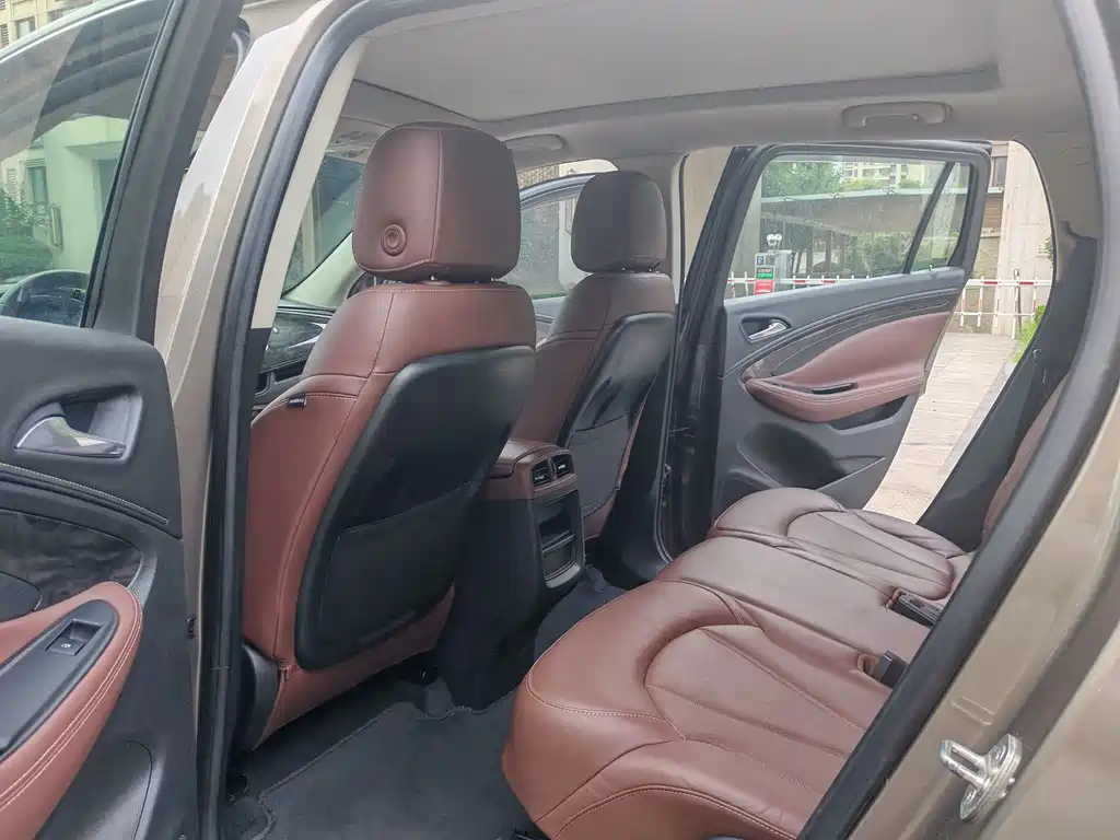 Buick Envision Plus — миниатюра 7