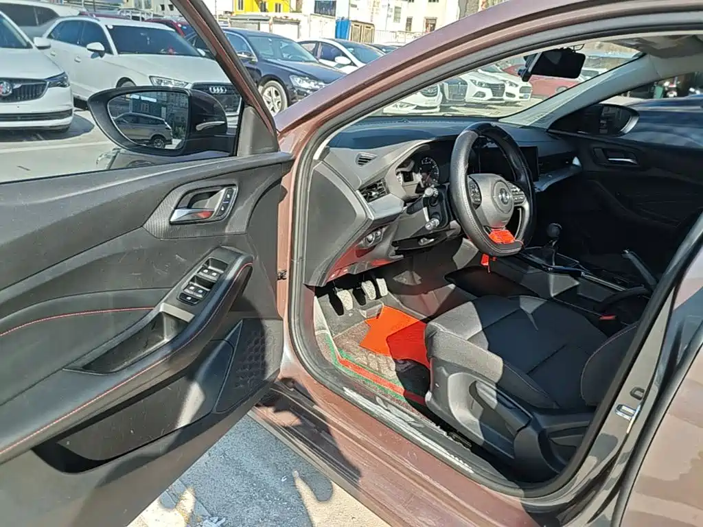 MG MG5 — миниатюра 16
