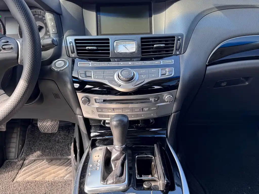 Infiniti Q70 — миниатюра 15