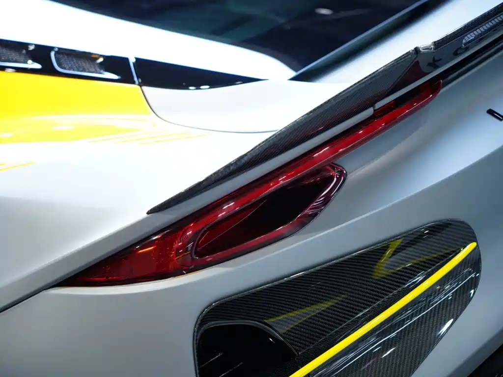 Lotus Emira — миниатюра 8