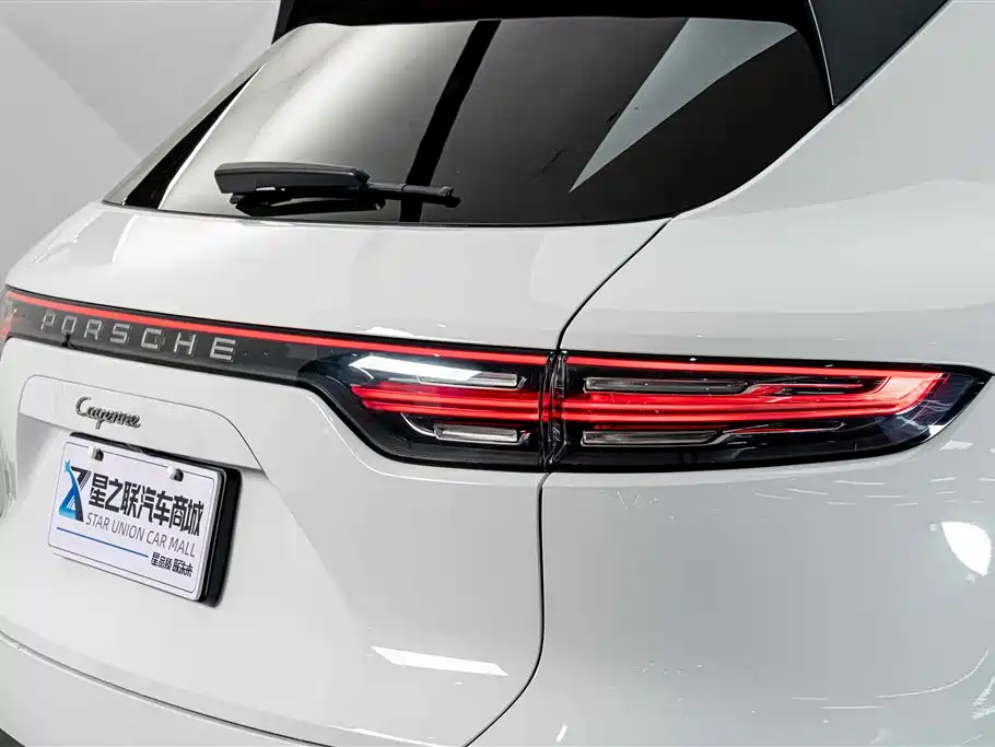 Porsche Cayenne — миниатюра 8