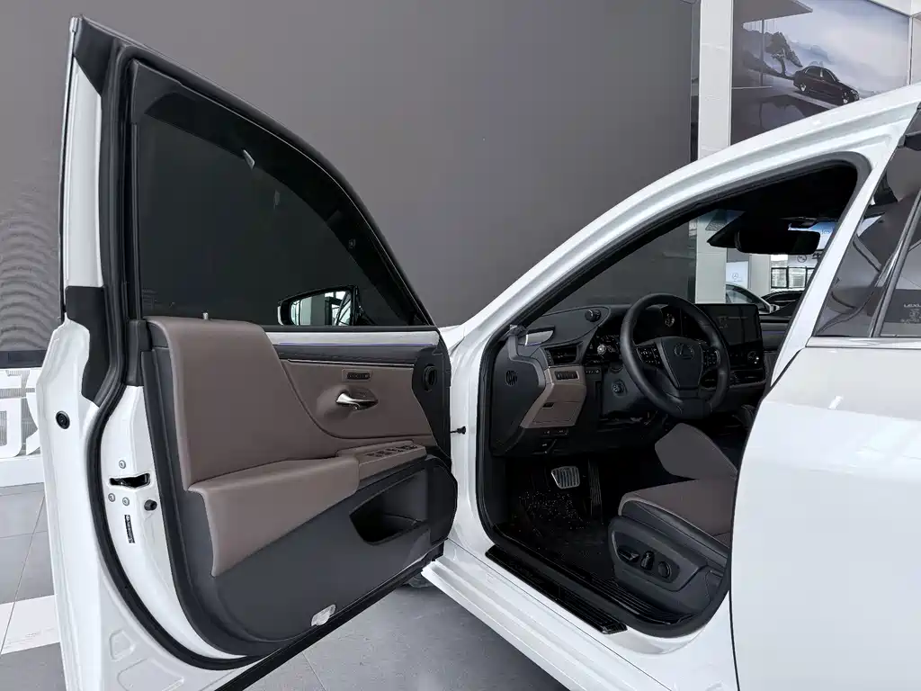 Lexus ES — миниатюра 7