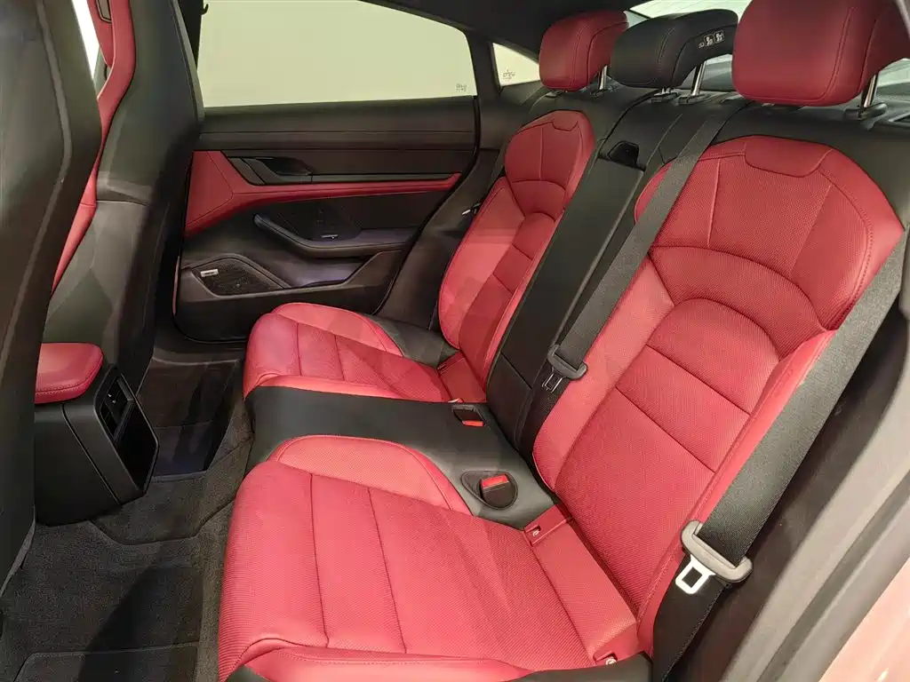 Porsche Taycan — миниатюра 12