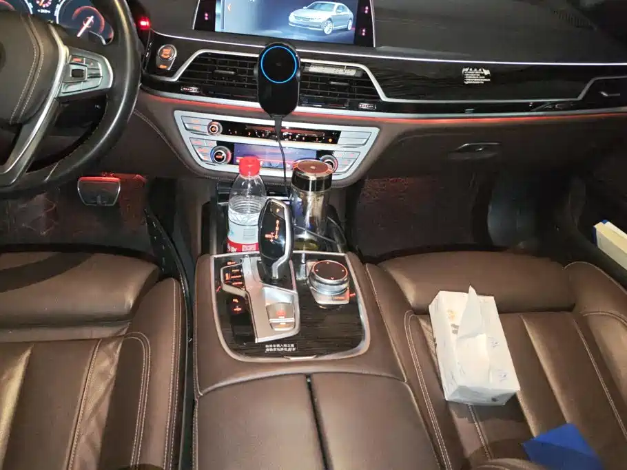 BMW 7 Series — миниатюра 16