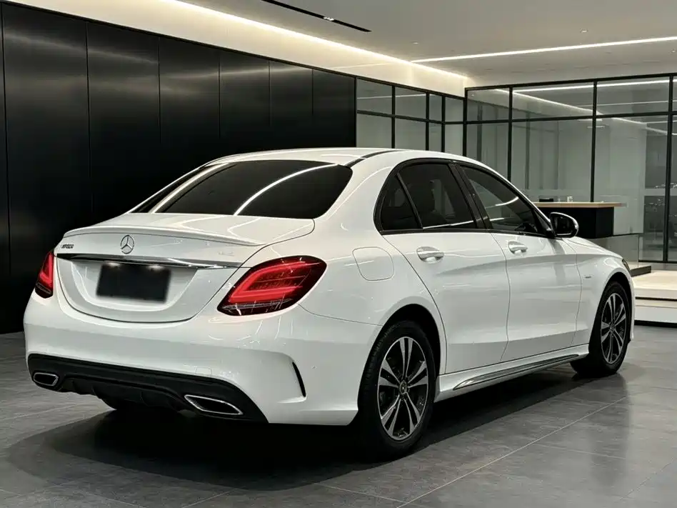 Mercedes-Benz C-Class — миниатюра 7