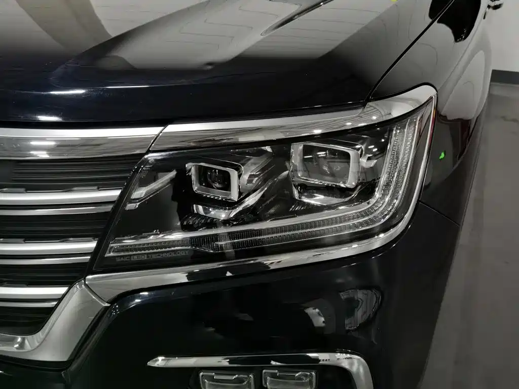 Roewe RX8 — миниатюра 7