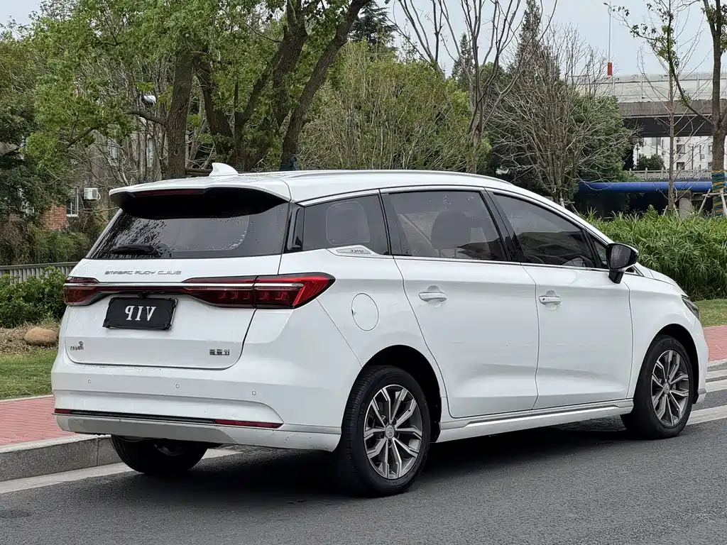 BYD SONG MAX