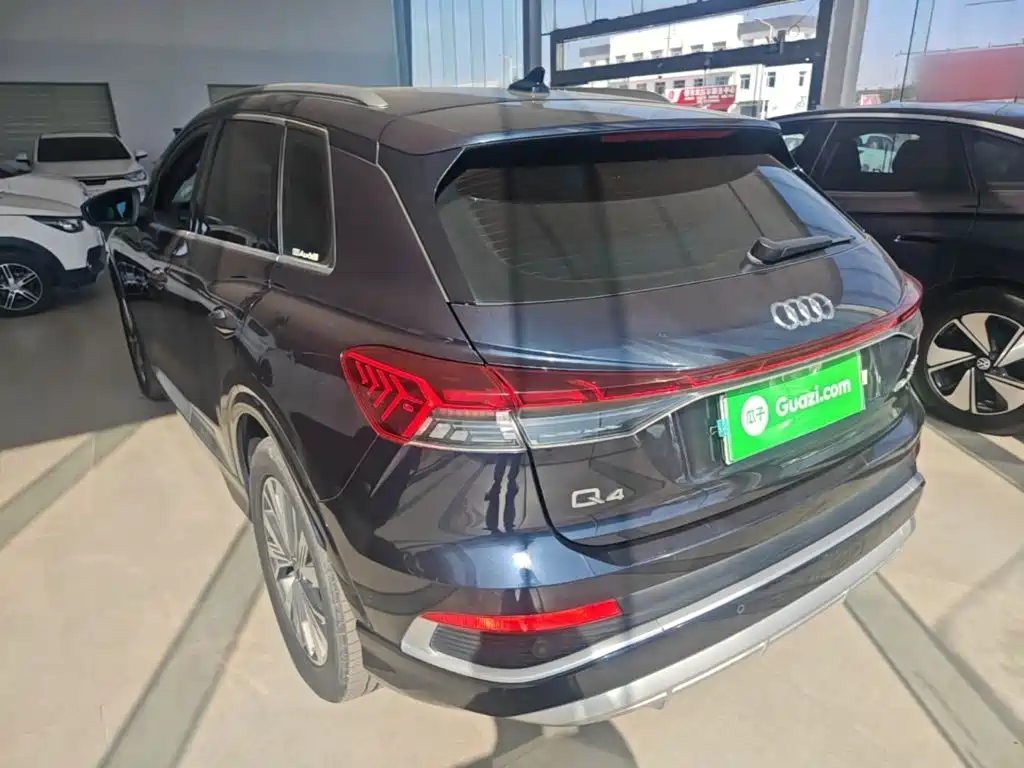 Audi Q4 e-tron — миниатюра 5